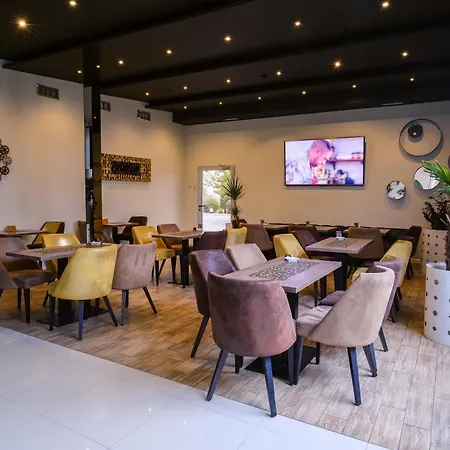 Crystal Light Hotel Ni