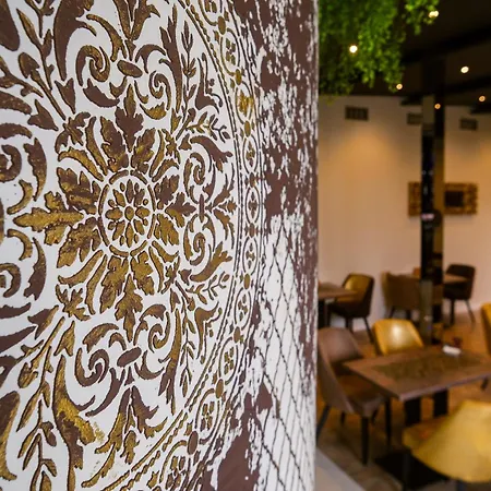 Crystal Light Hotel Ni