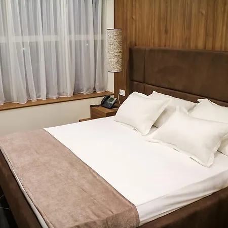 Crystal Light 4* Ni