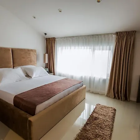 Crystal Light 4* Ni