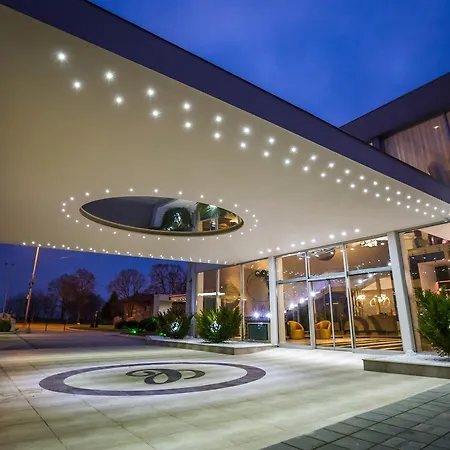 فندق Crystal Light 4*