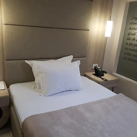 Crystal Light 4* Ni