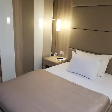 Crystal Light 4* Ni