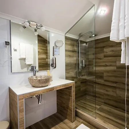Hotel Crystal Light 4*