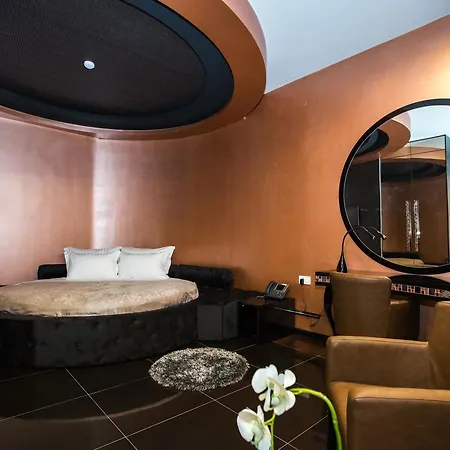 Crystal Light 4* Ni