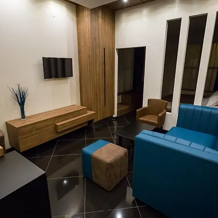 Crystal Light Hotel Ni