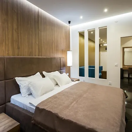 Crystal Light Hotel 4*