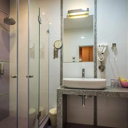 Crystal Light 4* Ni