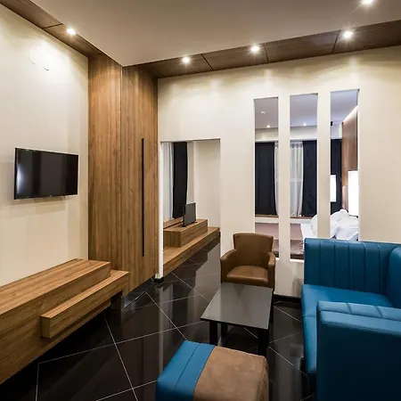 Crystal Light 4* Ni