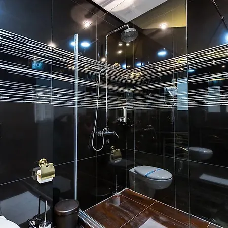 Crystal Light Hotel Ni