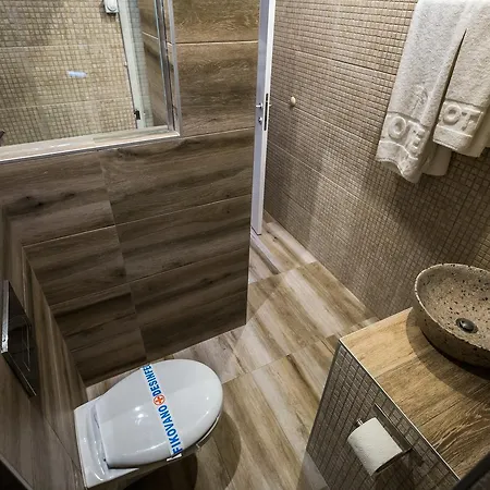 Crystal Light 4* Ni