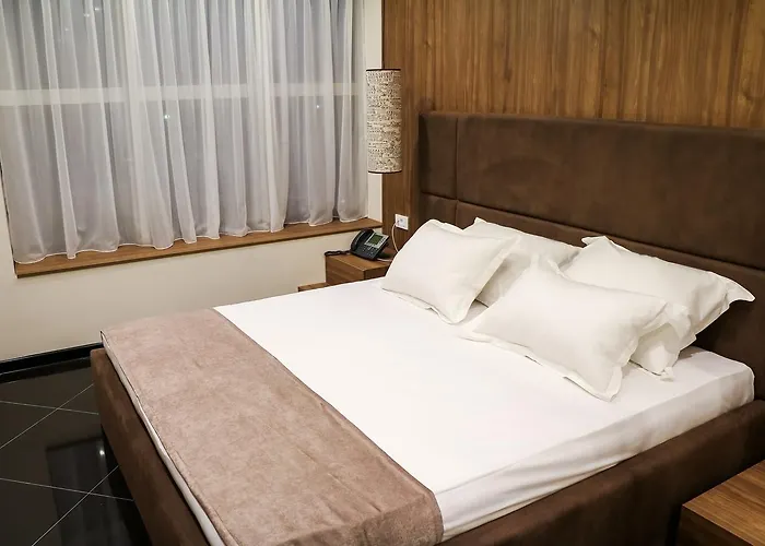 Crystal Light 4* Ni