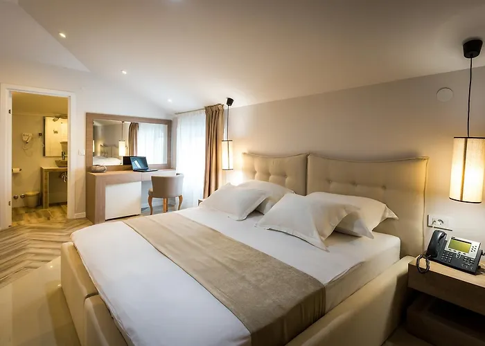 Crystal Light 4* Ni