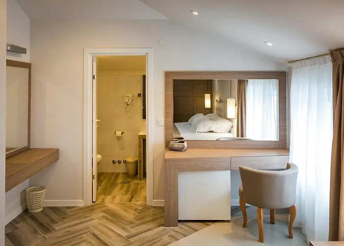 Crystal Light 4* Ni