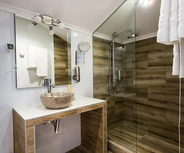 Hotel Crystal Light 4*