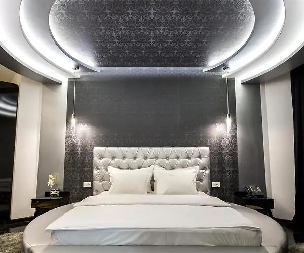 Crystal Light 4* Ni