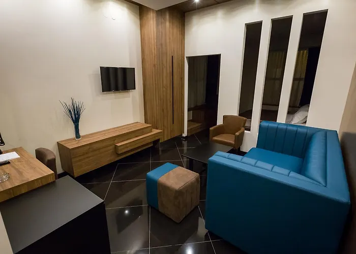 Crystal Light Hotel Ni