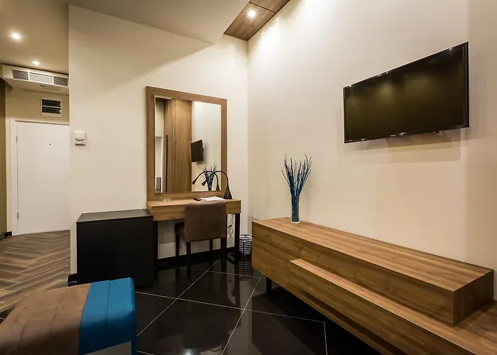 Crystal Light Hotel 4*