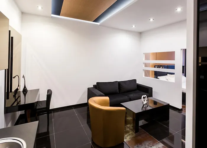 Hotel Crystal Light Ni