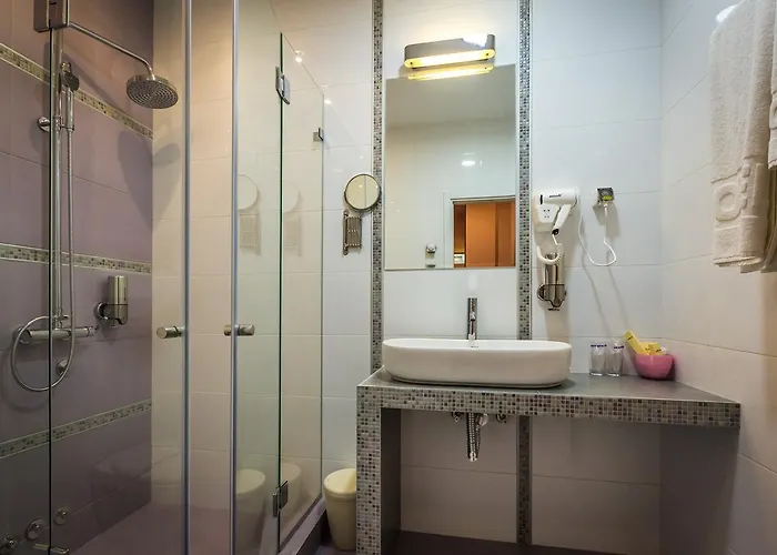 Crystal Light 4* Ni