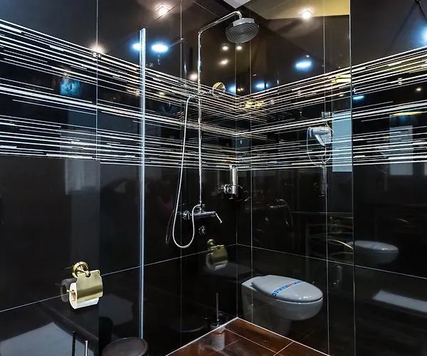 Crystal Light Hotel Ni