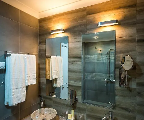 Crystal Light Hotel Ni