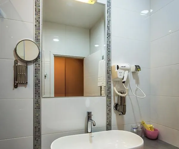 Hotel Crystal Light 4*