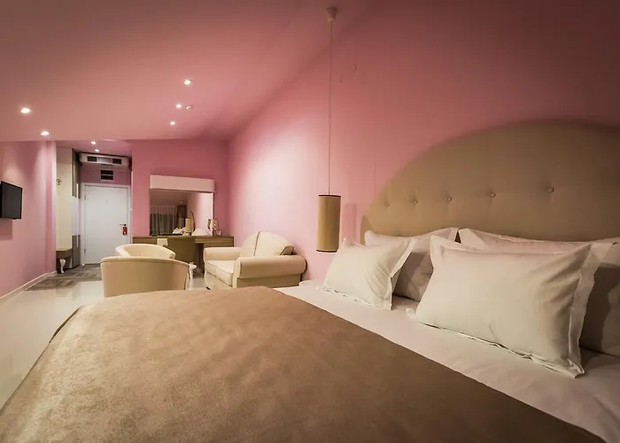 Hotel Crystal Light Ni