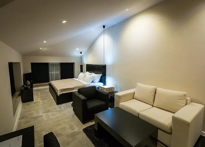 Crystal Light 4* Ni